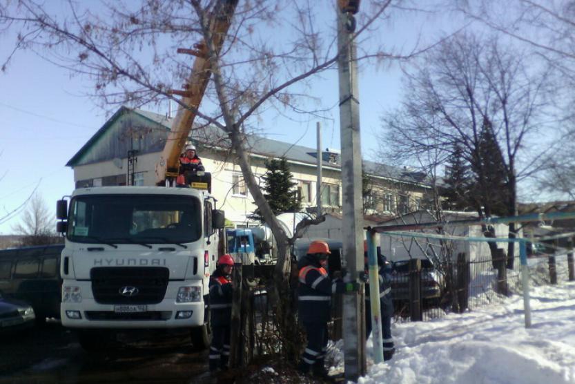 В поселке Новые Черкассы появились новые опоры освещения В поселке Новые Черкассы появились новые опоры освещения